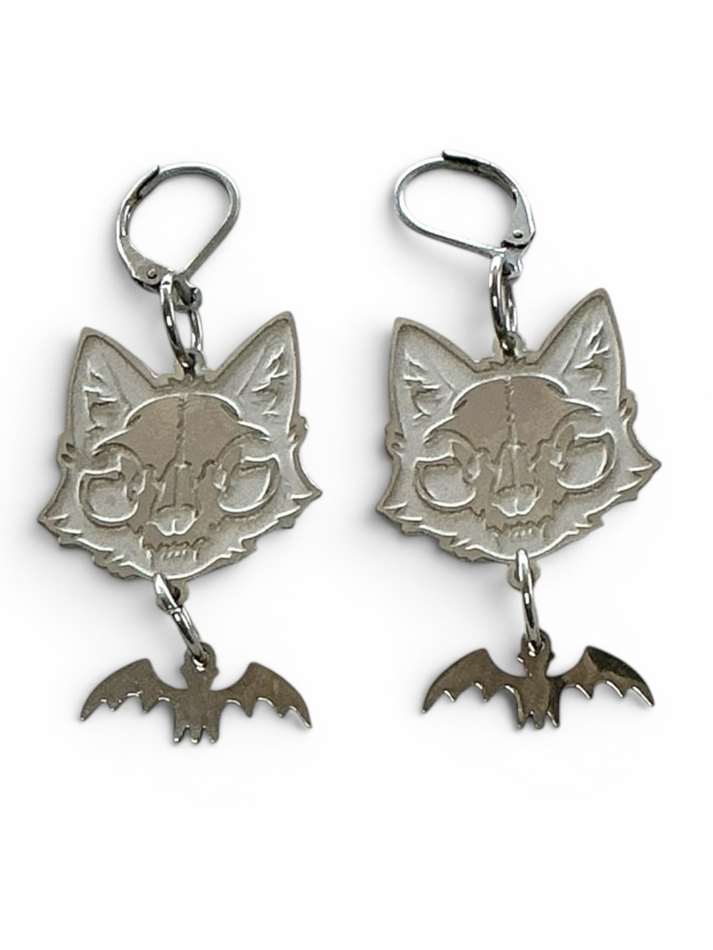 🆕 Vampire Cats with Bats Laser Etched Dangle Earrings